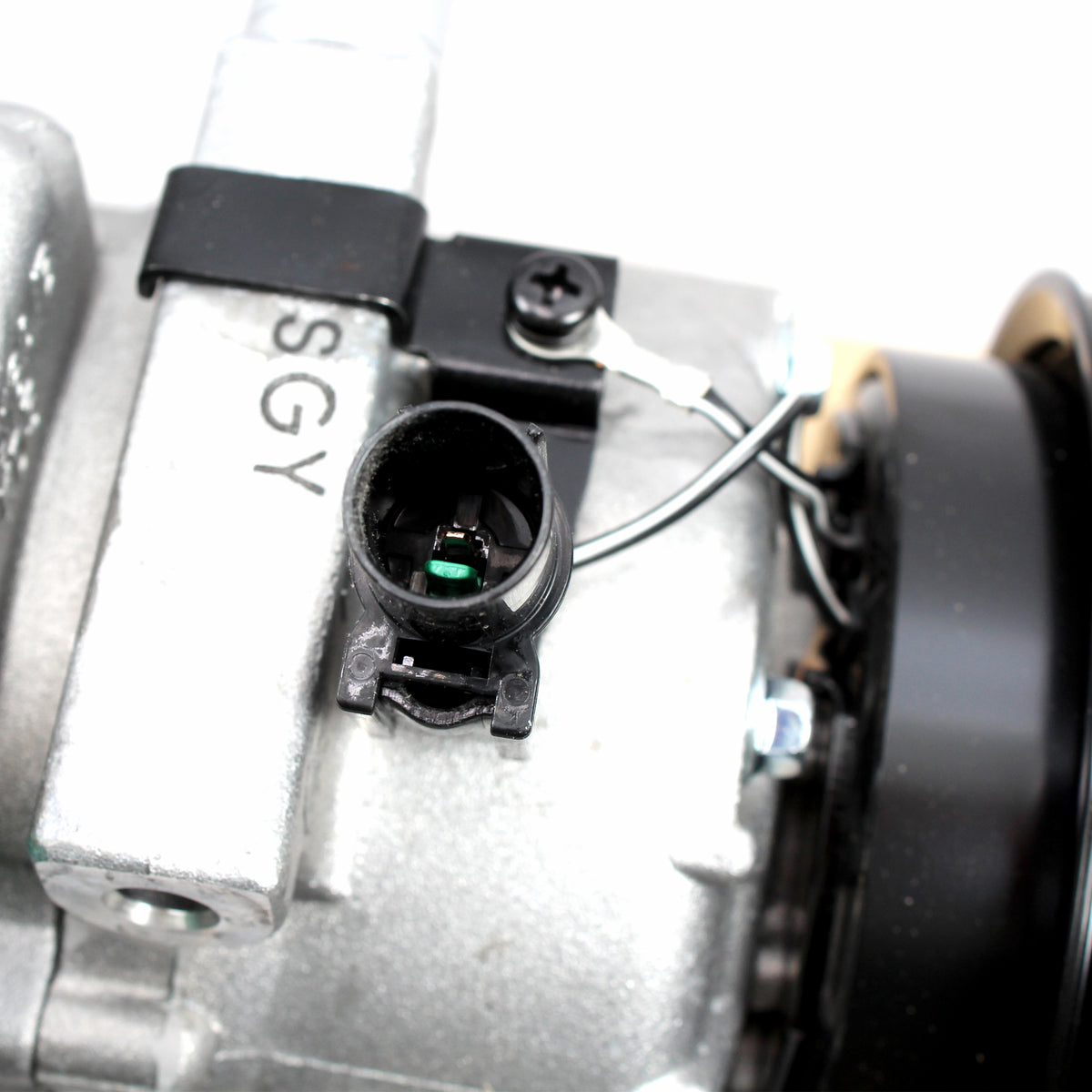 OEM A/C Compressor w/ Clutch VS16 for 2006-2011 Hyundai Accent 97701-1E001