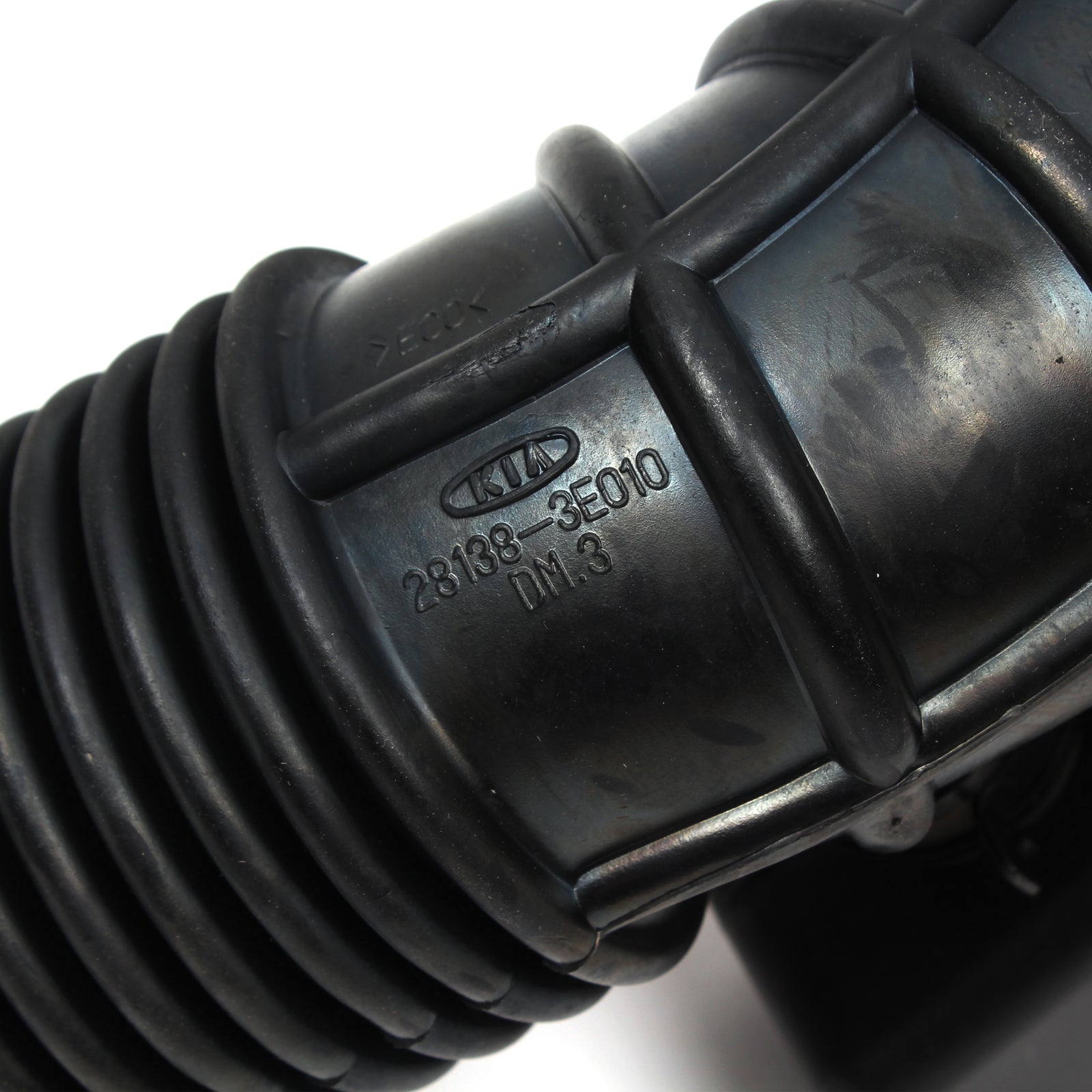 OEM Air Intake Duct Hose Fits 2003-2006 Kia Sorento 3.5L 28130-3E010