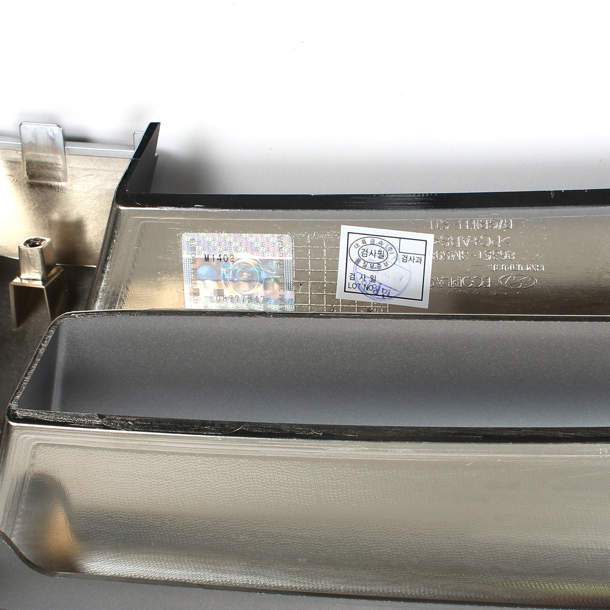 GENUINE Radiator Grille for 2012-2014 Hyundai Genisis Sedan OEM 863513M500