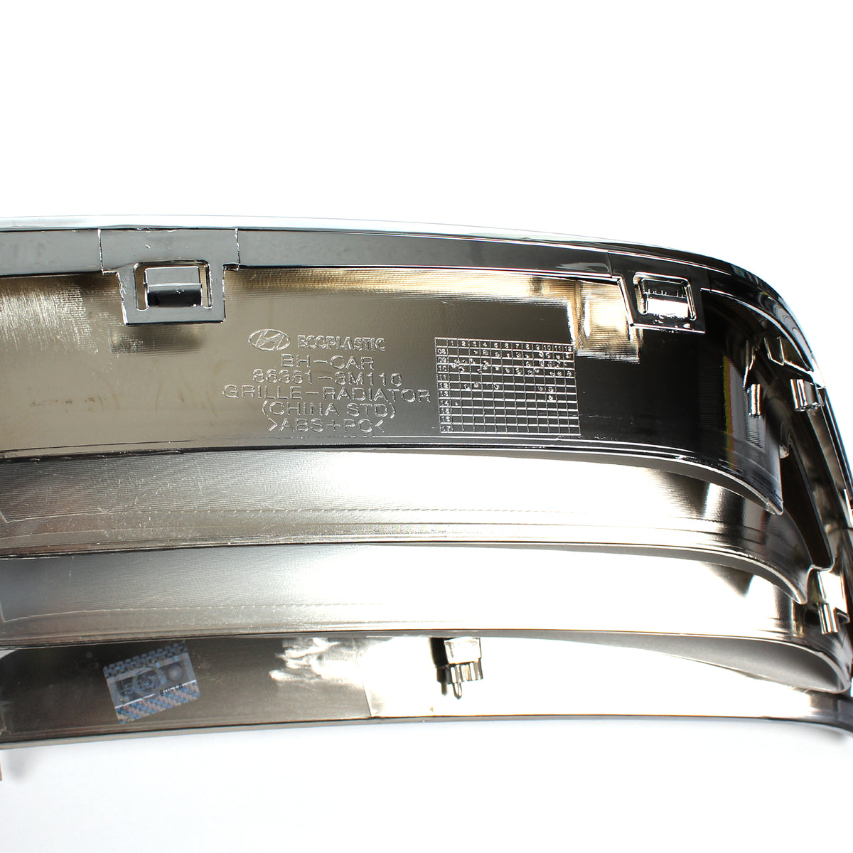 GENUINE Radiator Grille Fits 2009-2011 Hyundai Genesis Sedan OEM 863513M110