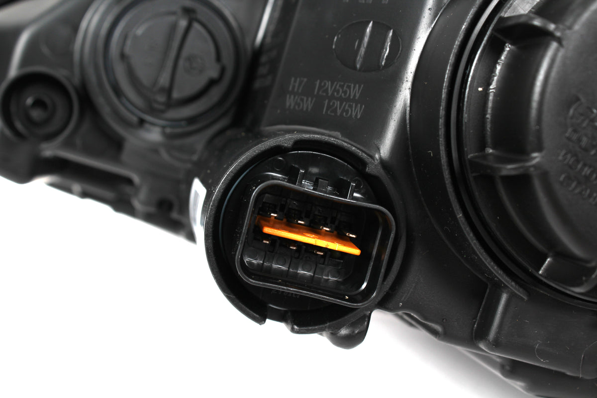 GENUINE Headlight Right Side RH for 2007 2008 Hyundai Tiburon OEM 921022C700