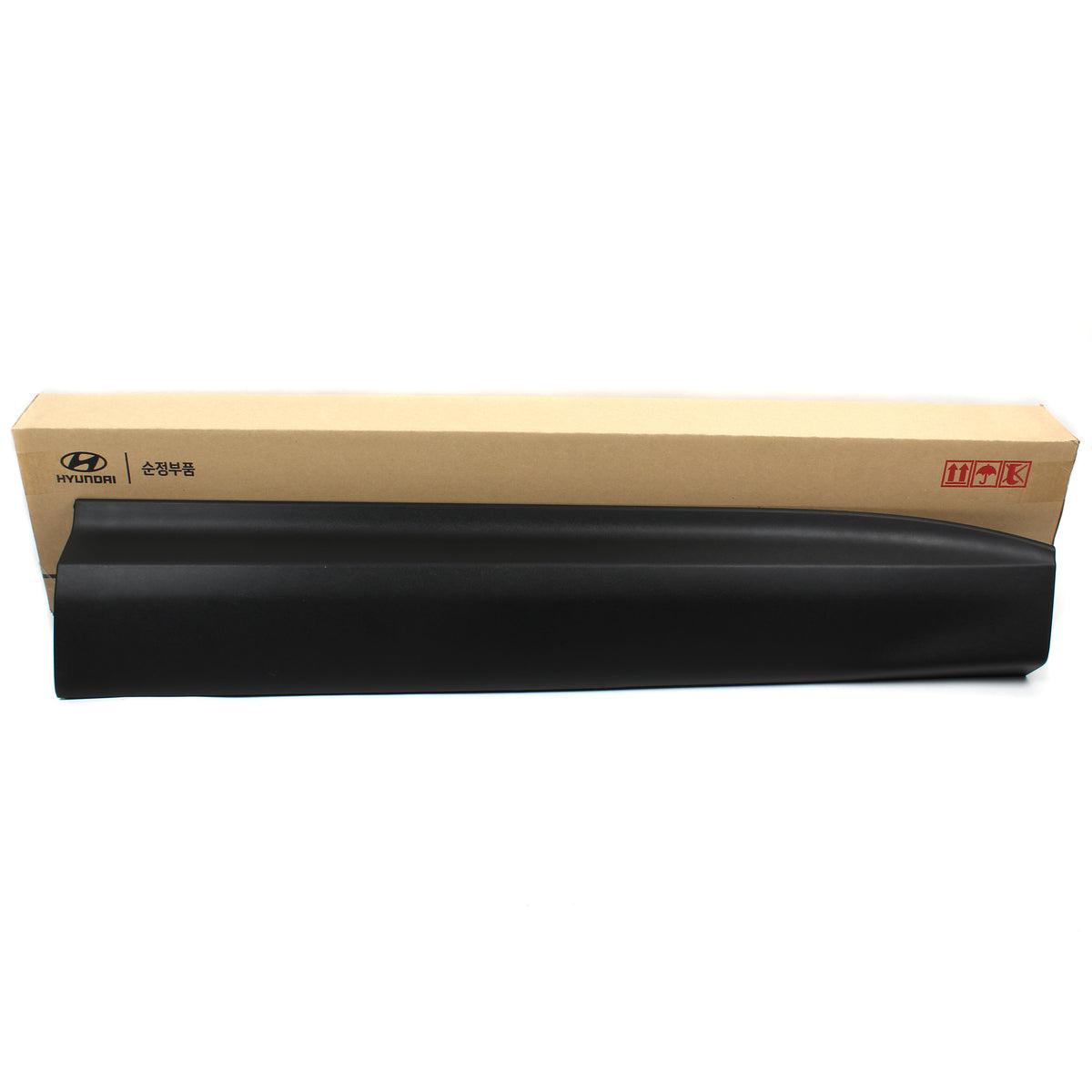 thumbnail image 2 of Genuine Hyundai Front Right Door Frame Molding For 2013-2019 Santa Fe – Gloss Black, 822602W000 2 of 6