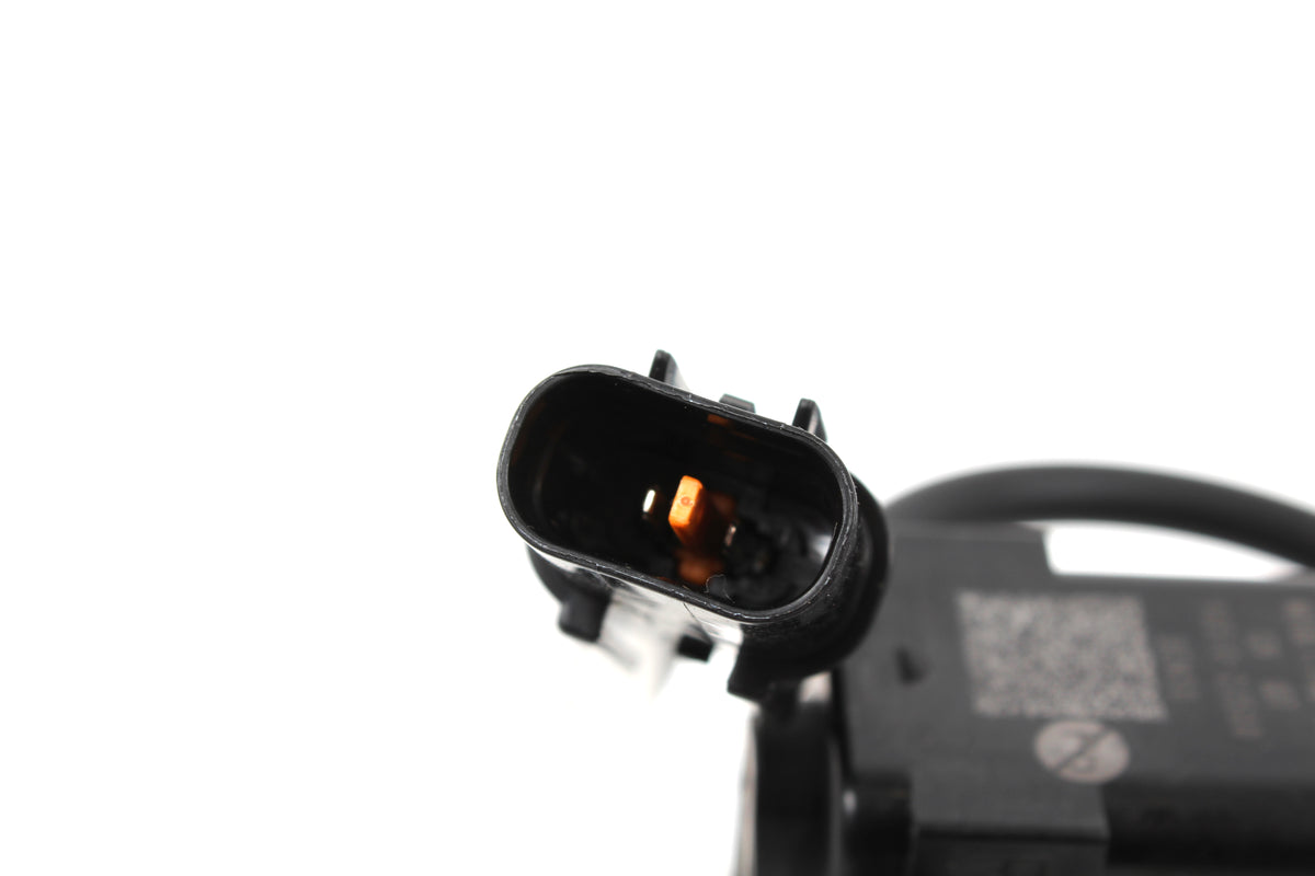 GENUINE Windshield Washer Reservoir Tank &amp; Pump for 14-15 Kia Sorento 986102P710